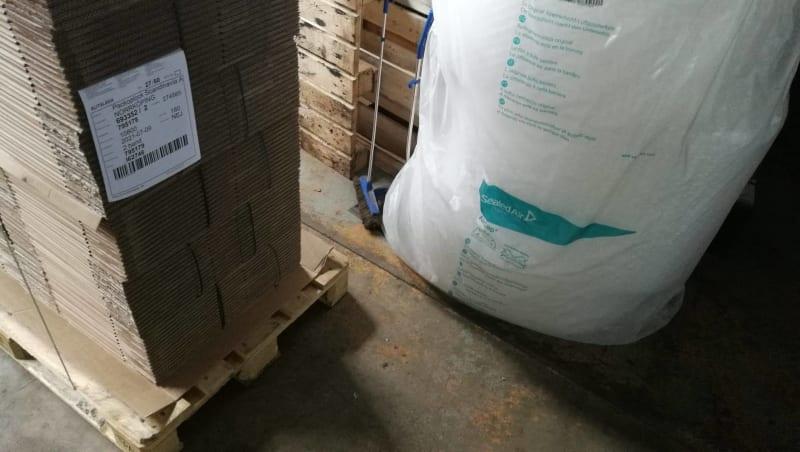 Småodlarens färska olivolja fås från tidig skörd (Early Harvest)