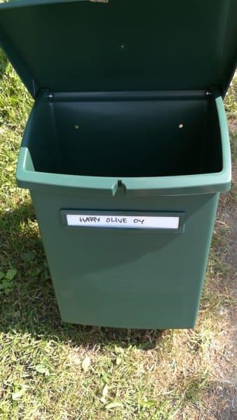 Småodlarens färska olivolja fås från tidig skörd (Early Harvest)