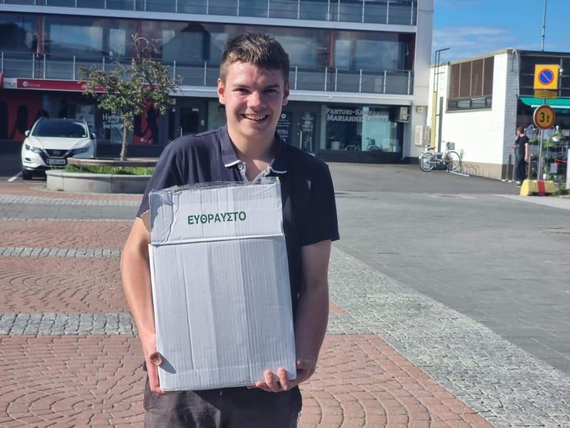 Småodlarens färska olivolja fås från tidig skörd (Early Harvest)