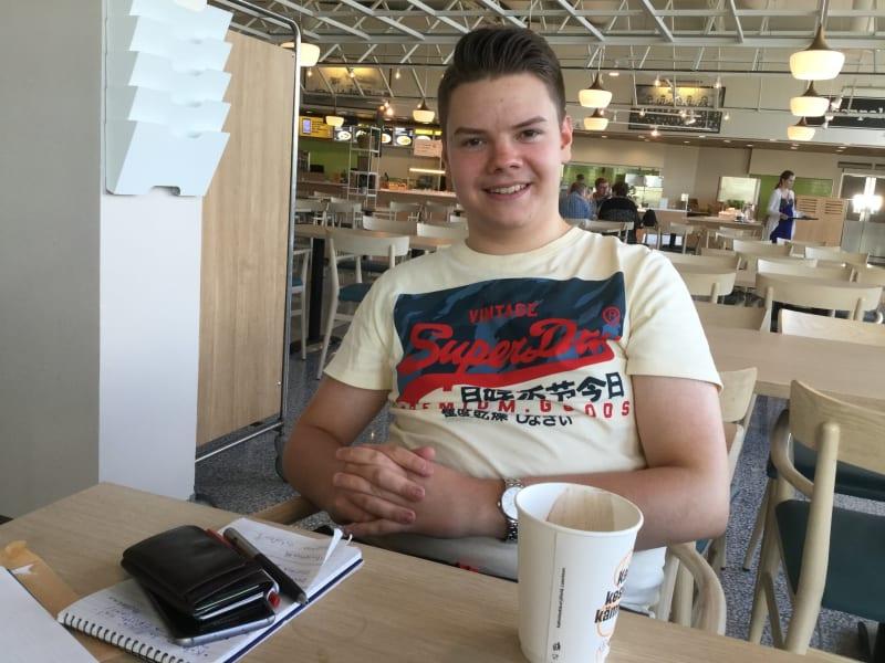 Småodlarens färska olivolja fås från tidig skörd (Early Harvest)