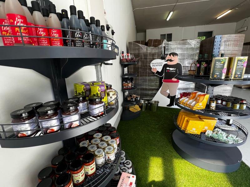 Småodlarens färska olivolja fås från tidig skörd (Early Harvest)