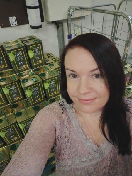 Småodlarens färska olivolja fås från tidig skörd (Early Harvest)