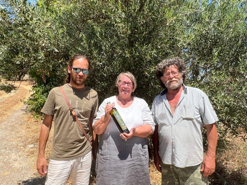 Merja och farmare med Happy Olive olivolja